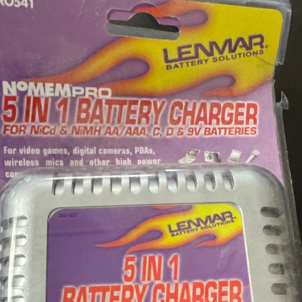 Battery Charger for Video games, Digital cameras, PDAs, wireless mics NWT